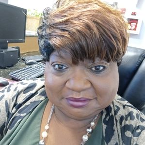 Meet your Posher, Maxine